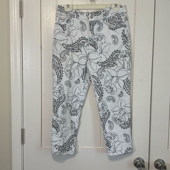 Chico's White Black Stretch Floral Paisley Patterned Capri Pants Chico's Size 1 - Picture 2 of 5
